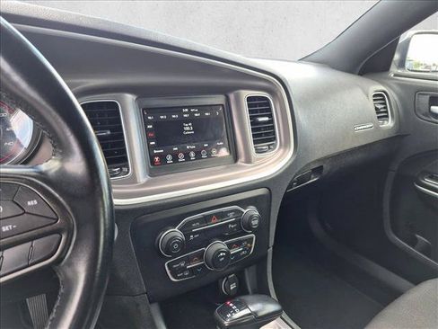Used 2022 Dodge Charger SXT RWD image 10