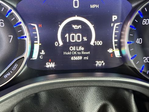 Used 2023 Chrysler Pacifica Touring-L FWD image 28