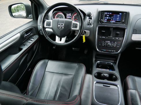 Used 2018 Dodge Grand Caravan GT FWD image 9