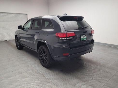Used 2018 Jeep Grand Cherokee Altitude AWD/4WD image 5