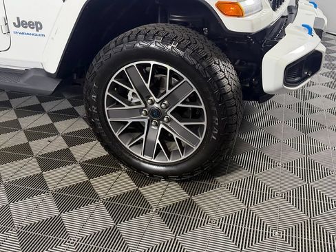 Used 2024 Jeep Wrangler High Altitude AWD/4WD image 13