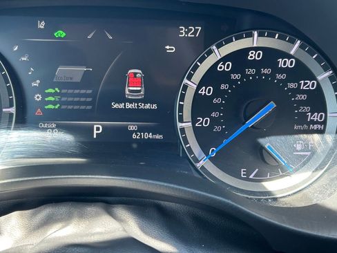 Used 2020 Toyota Highlander XLE FWD image 37