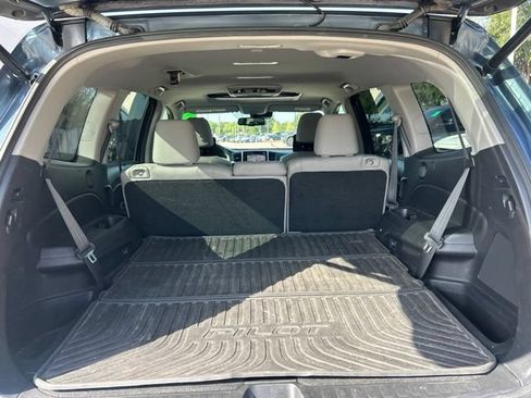 Used 2017 Honda Pilot Touring image 10