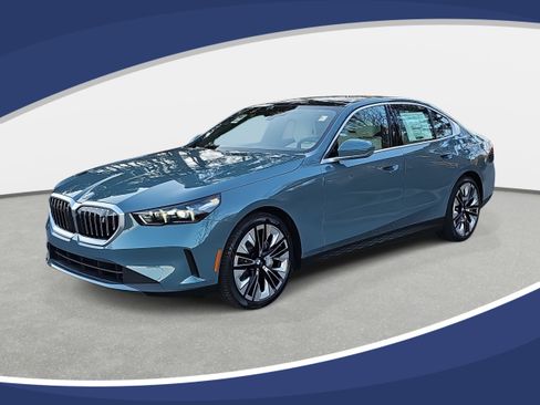 New 2026 BMW i5 eDrive40 w/ Premium Package image 1