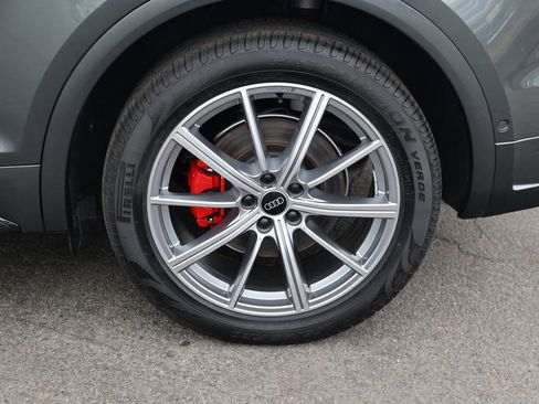 Used 2024 Audi Q5 e Prestige w/ Prestige Package AWD/4WD image 10