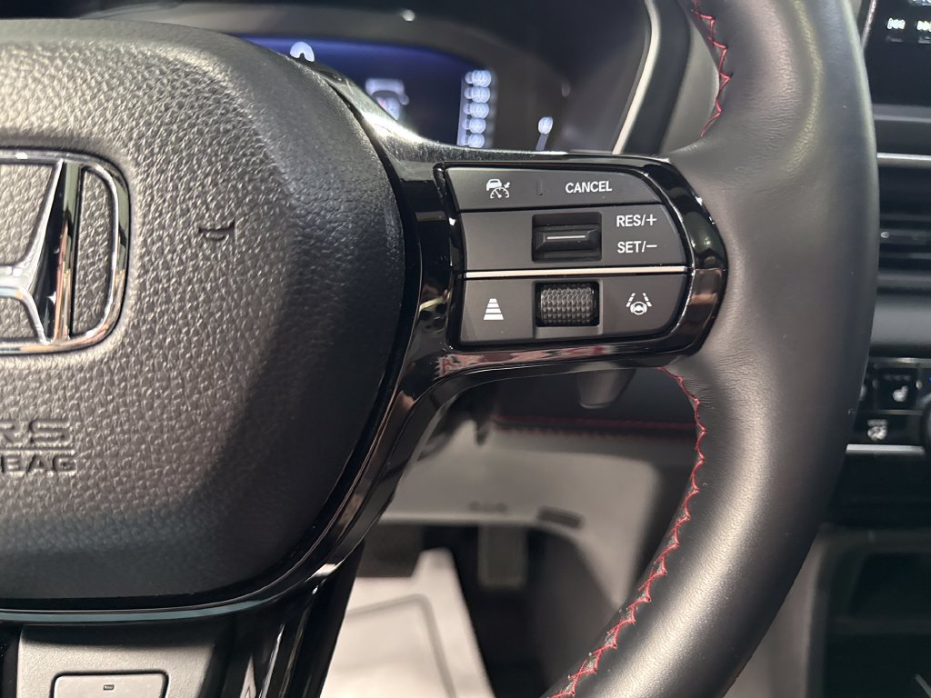 Used 2025 Honda Pilot Black Edition image 6