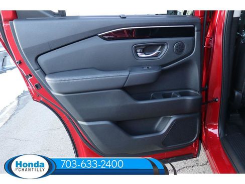 New 2025 Honda Pilot EX-L image 30