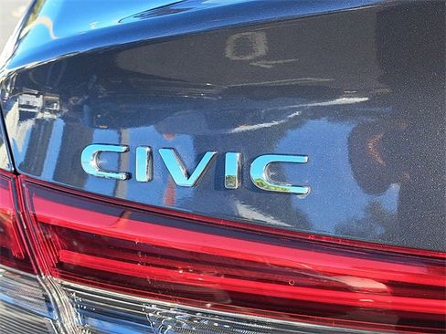 Used 2022 Honda Civic Touring image 8