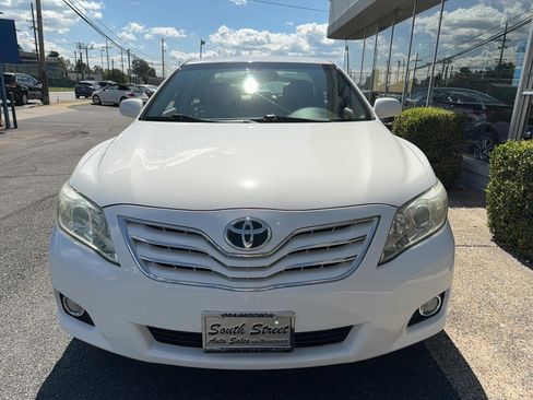 Used 2011 Toyota Camry XLE w/ SE/XLE Extra-Value Pkg FWD image 31