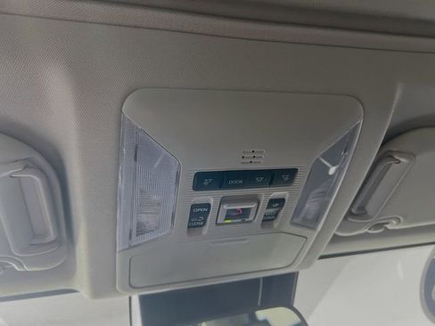 Used 2023 Toyota RAV4 XLE Premium image 20