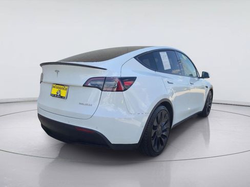 Used 2022 Tesla Model Y Performance AWD/4WD image 6