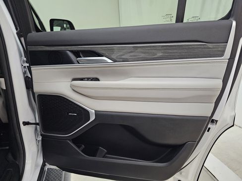 Used 2022 Jeep Wagoneer Series II image 34