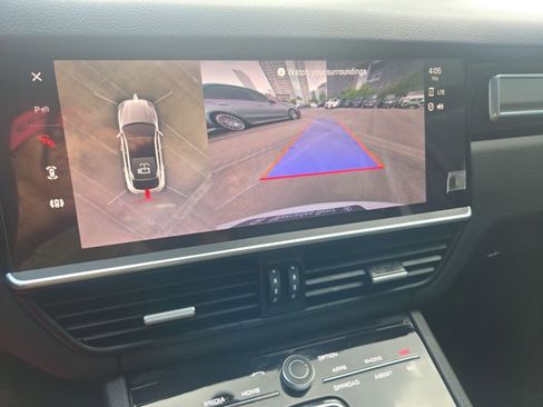 Used 2023 Porsche Cayenne Platinum Edition image 14