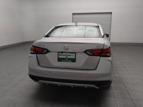 Used 2021 Nissan Versa SV FWD image 7
