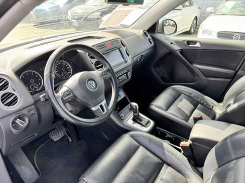 Used 2011 Volkswagen Tiguan SEL FWD image 33