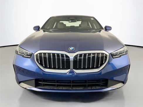 Used 2026 BMW 530i xDrive w/ Premium Package AWD/4WD image 9