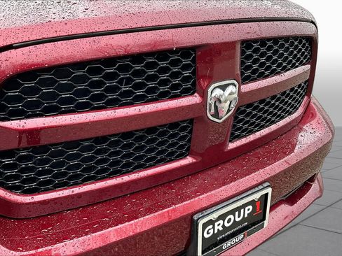 Used 2019 RAM 1500 Express AWD/4WD image 32