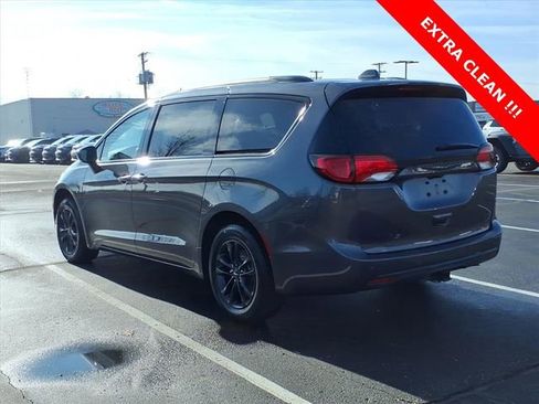 Certified 2020 Chrysler Pacifica Touring-L image 6