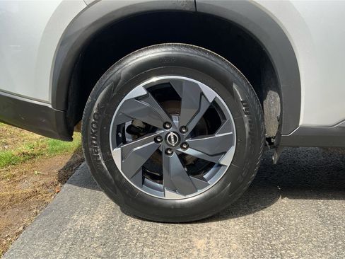 Used 2025 Nissan Rogue SV image 26