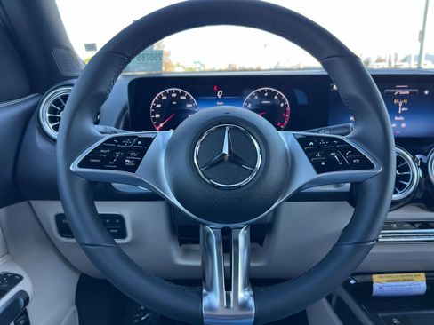 New 2026 Mercedes-Benz GLB 250 image 26