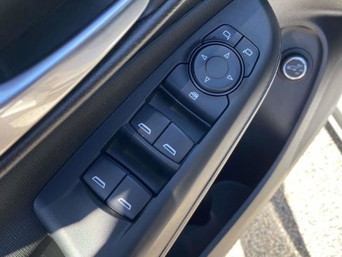 Used 2025 Buick Envista Avenir image 16