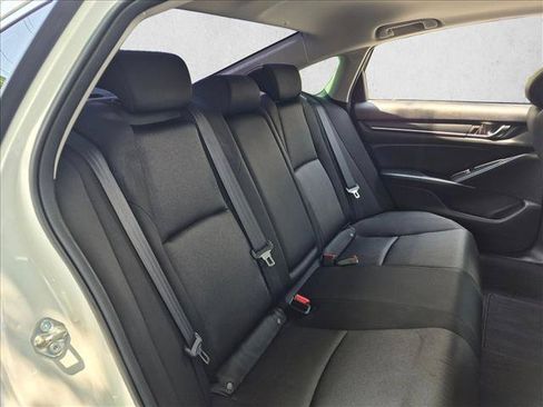Used 2018 Honda Accord EX image 18