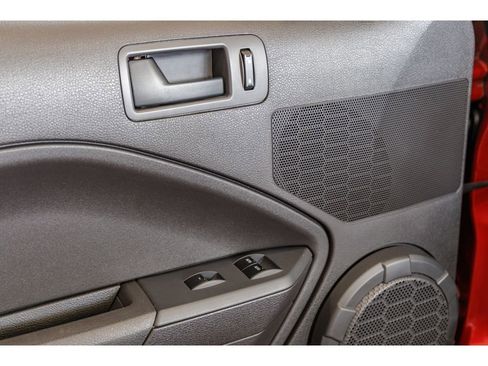 Used 2005 Ford Mustang GT RWD image 21