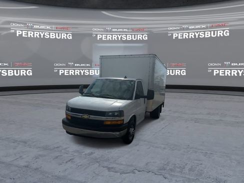 Used 2022 Chevrolet Express 3500 w/ Power Convenience Package RWD image 3