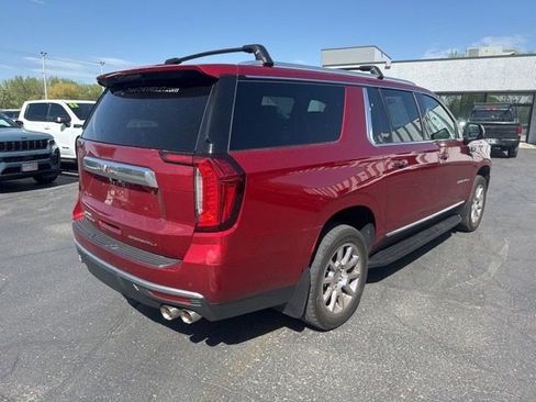 Used 2023 GMC Yukon XL Denali AWD/4WD image 9