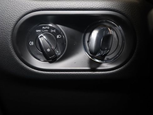 Used 2025 Porsche Macan image 38