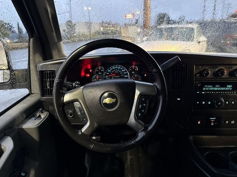 Used 2019 Chevrolet Express 3500 w/ Driver Convenience Package image 22