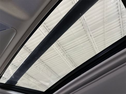 Used 2023 Toyota RAV4 XLE Premium image 18