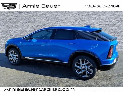 New 2026 Cadillac Optiq Luxury 1 image 8