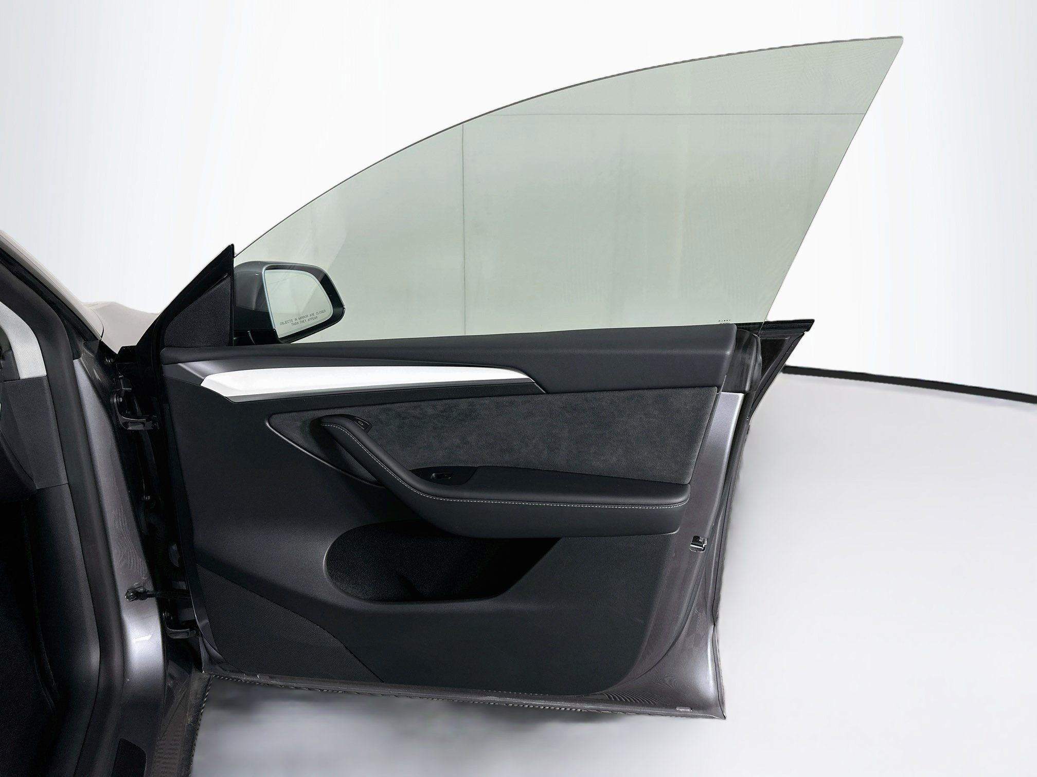 Used 2025 Tesla Model Y Long Range RWD image 32
