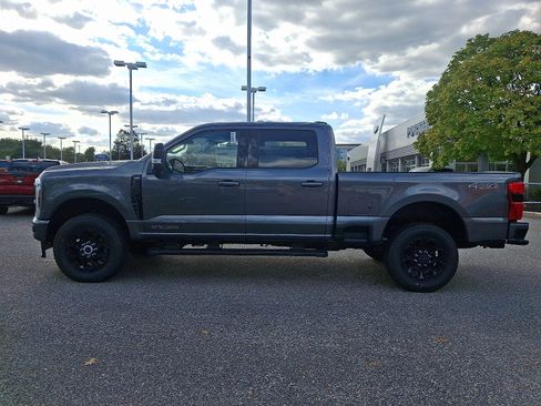 New 2026 Ford F250 Lariat w/ Black Appearance Package image 4