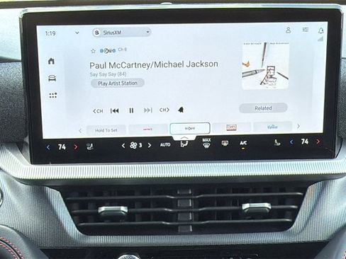 Used 2025 Ford Explorer ST-Line image 23