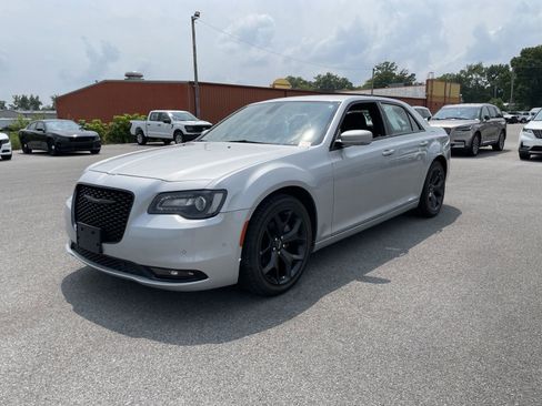 Certified 2022 Chrysler 300 S image 3