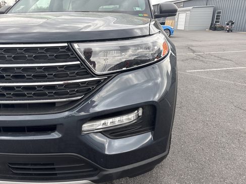 Used 2022 Ford Explorer XLT w/ Equipment Group 202A AWD/4WD image 14