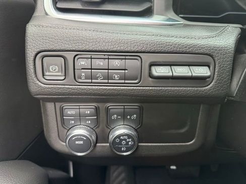 Used 2023 GMC Yukon Denali image 25