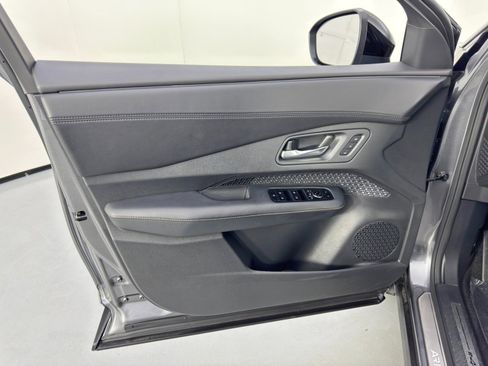 Used 2023 Nissan Ariya Engage image 39