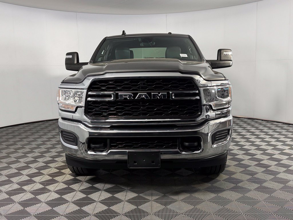 Used 2024 RAM 3500 Tradesman w/ Chrome Appearance Group AWD/4WD image 10