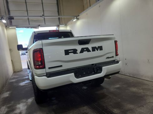 Used 2025 RAM 2500 Big Horn AWD/4WD image 4