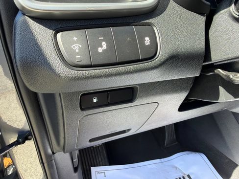 Used 2020 Kia Sorento LX AWD/4WD image 19