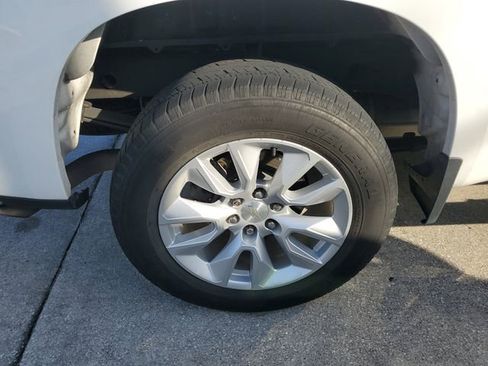 Used 2021 Chevrolet Silverado 1500 Custom w/ Safety Confidence Package image 4