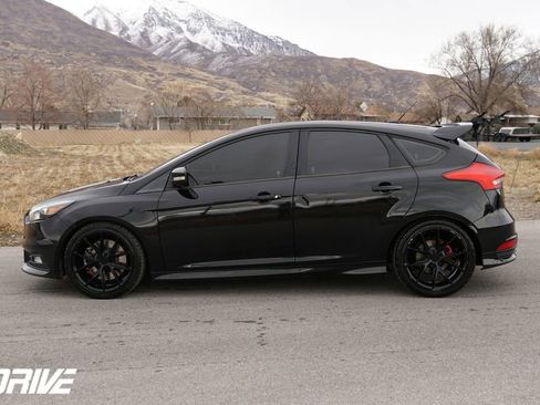 Used 2018 Ford Focus ST w/ Equipment Group 401A image 7