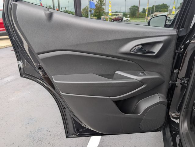 Used 2024 Chevrolet Trax RS w/ Sunroof Package FWD image 14
