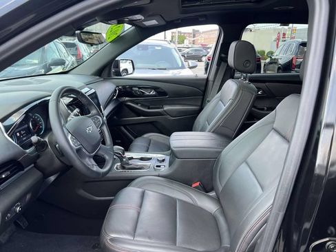 Used 2023 Chevrolet Traverse RS AWD/4WD image 17
