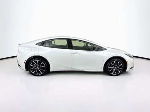 Certified 2025 Toyota Prius XSE image 5