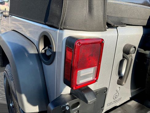 Used 2017 Jeep Wrangler Unlimited Sport AWD/4WD image 20