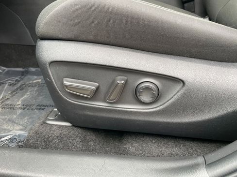 Used 2025 Toyota RAV4 XLE image 23